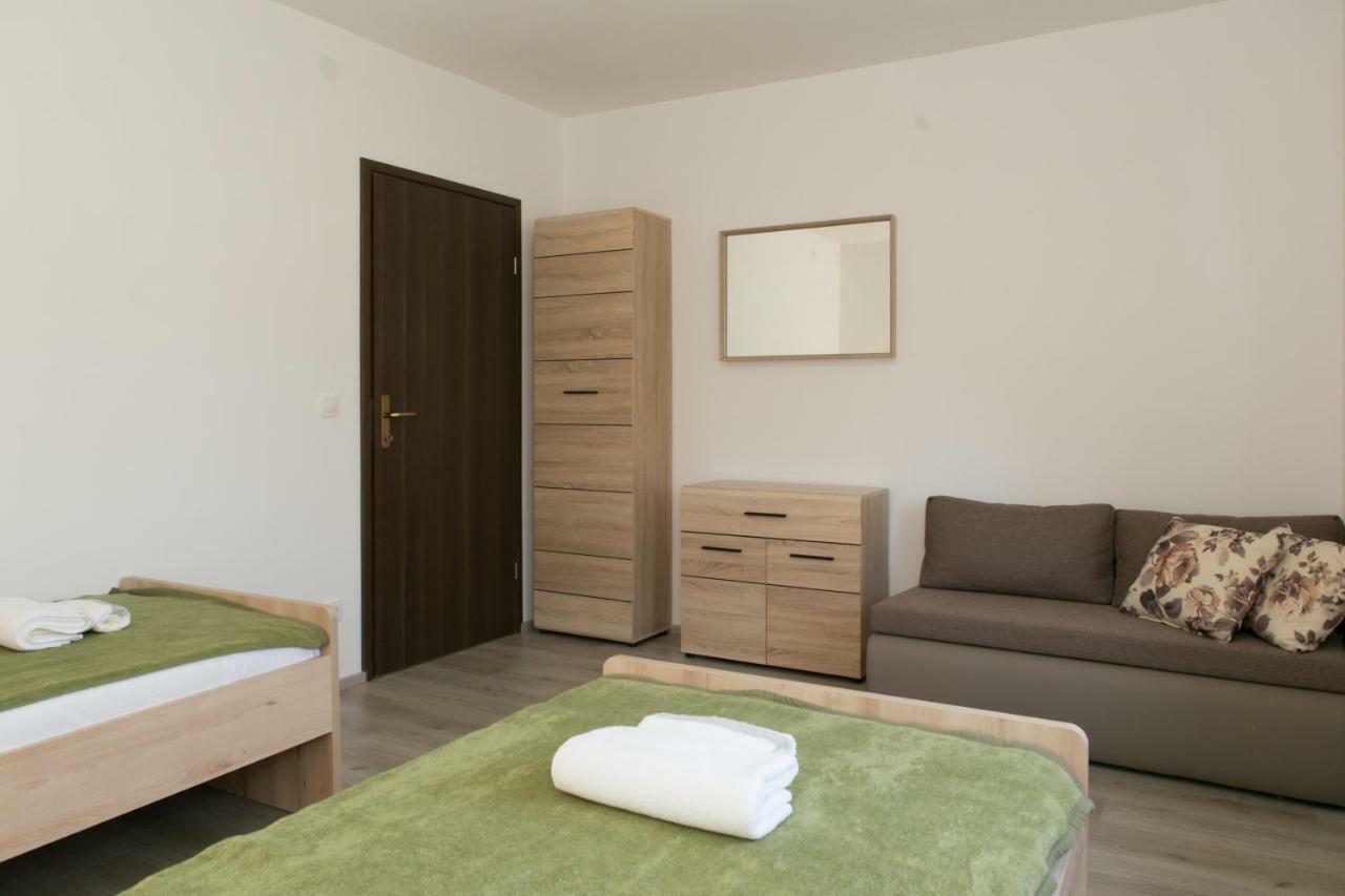 Apartman Lori Оточац Екстер'єр фото